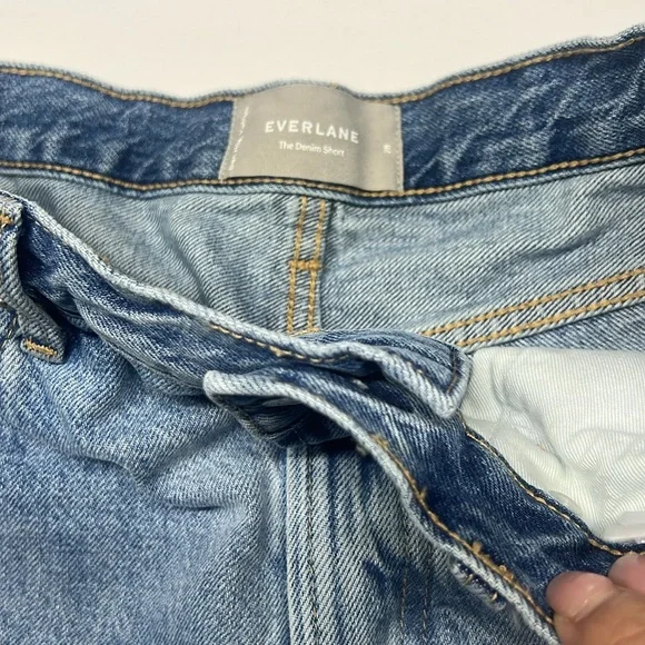 Everlane Woman’s High Rise Distressed Denim Mom Shorts Size 28 - Picture 2 of 10